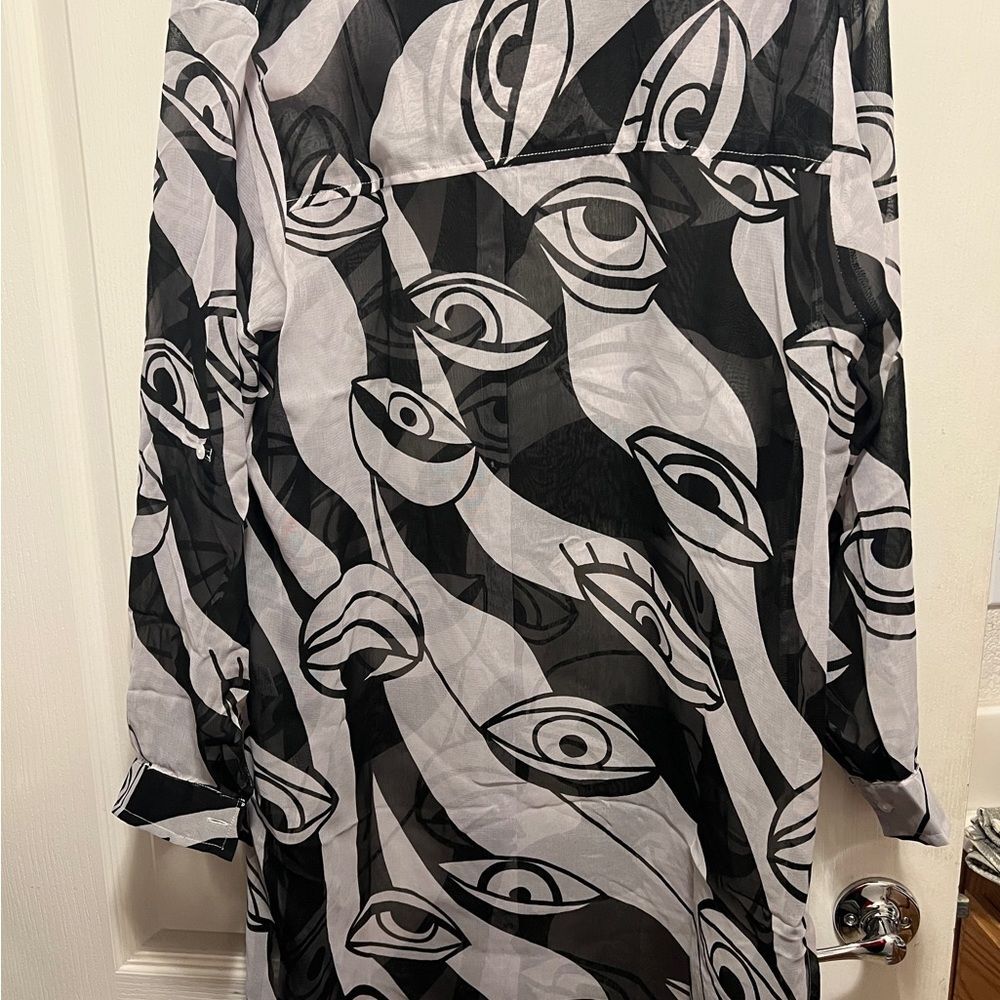 Amber Shu Black and White Casual Button Down Shirt with Artistic Pattern - Picture 2 of 3